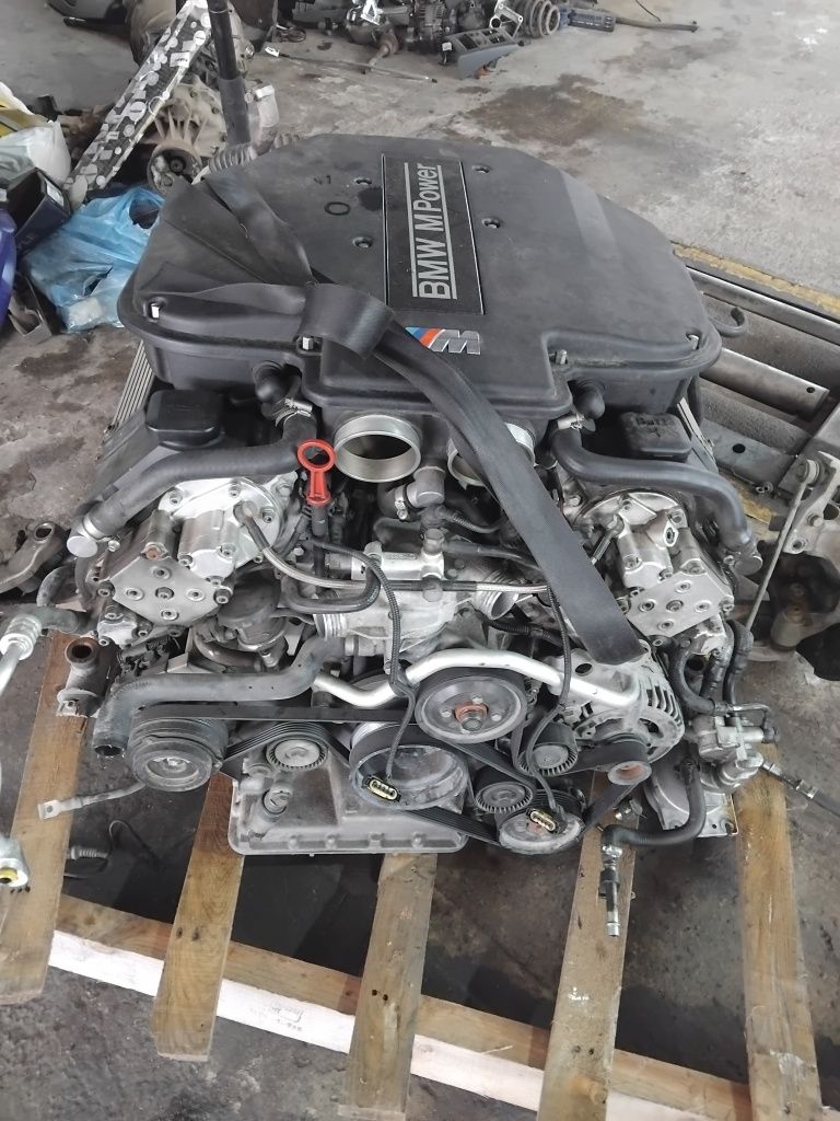Продавам двигател бмв м5
