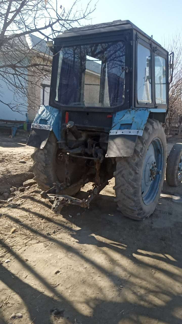 Traktor MTZ Sotiladi