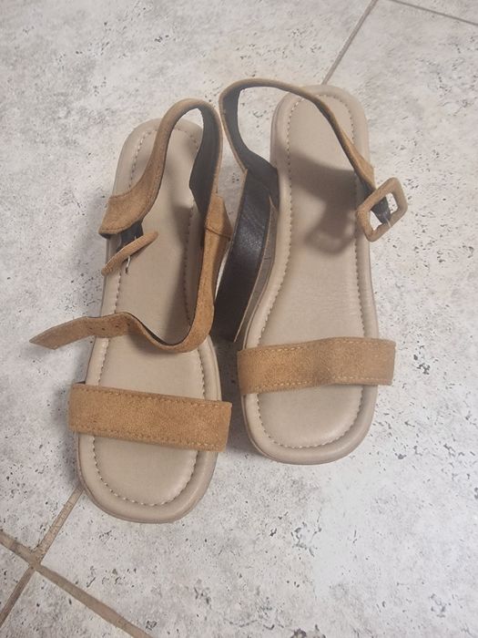 Sandale cu platforma noi
