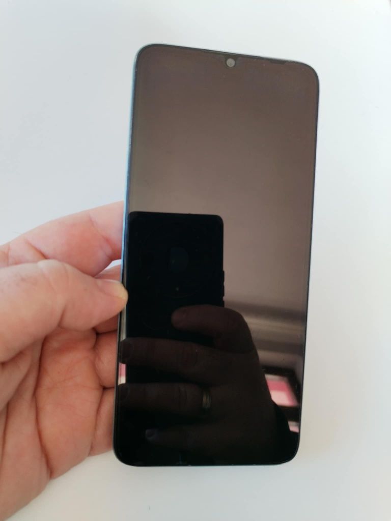 Honor x6a с гаранция - като НОВ