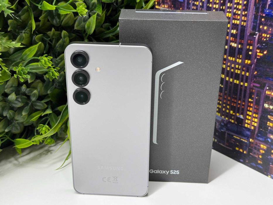 ! Като НоВо! Samsung Galaxy S25 128GB Silver Гаранция