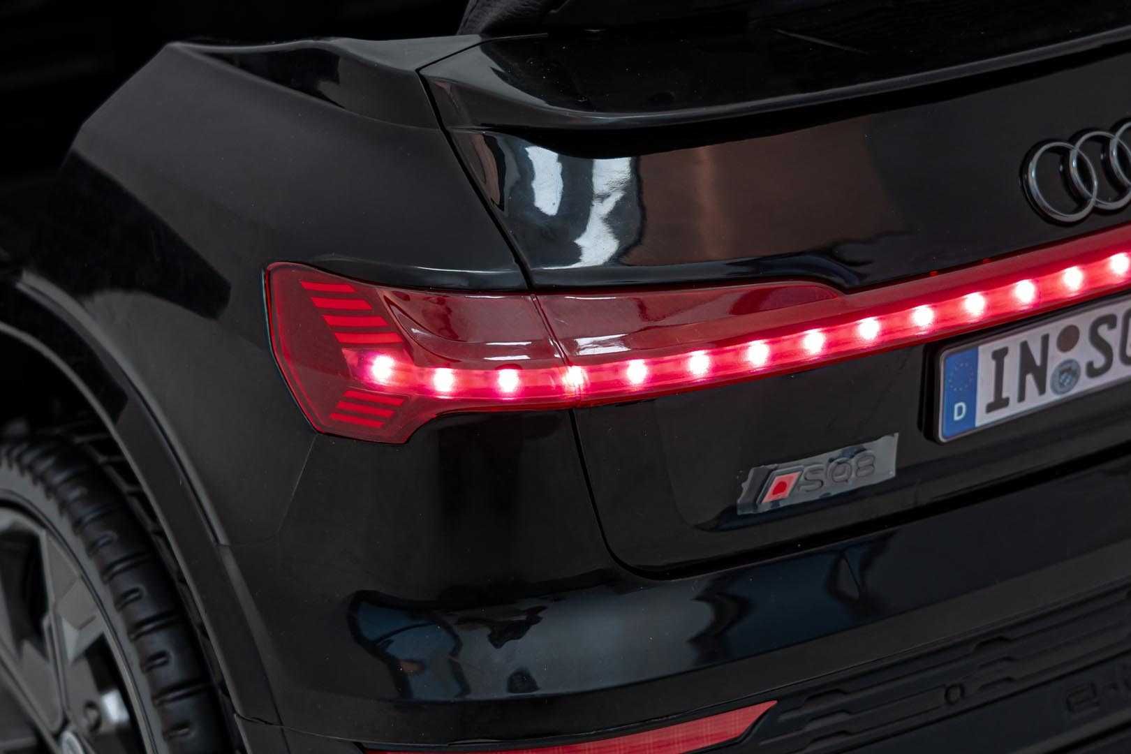 Masinuta electrica pentru copii  Audi SQ8 12V Autokids  (2168) Negru