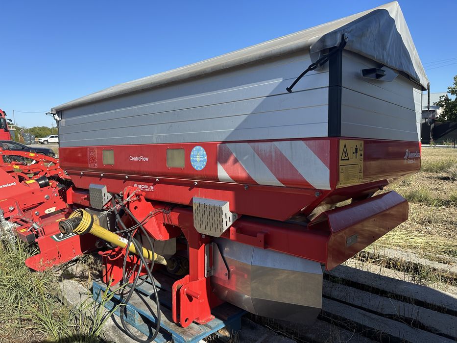 Masina de fertilizat Kverneland Exacta TL