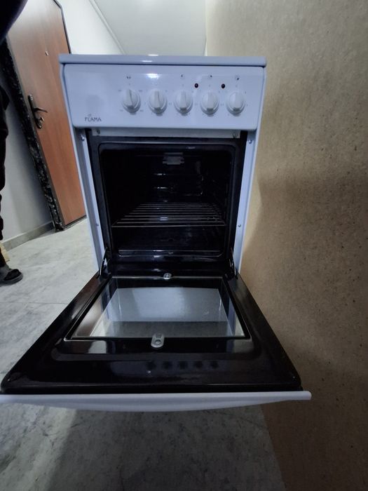 Продам электрическую плиту.