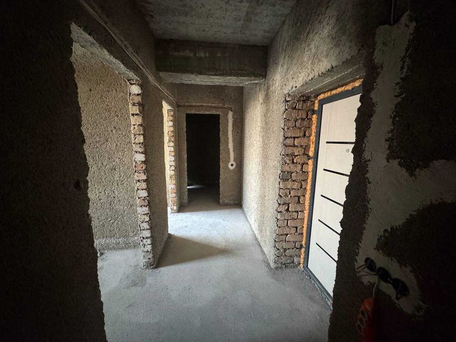 145квадратдан иборат квартира,  6 қаватли бинонинг 6чи қаватида