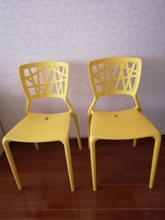 Продам стулья пластик