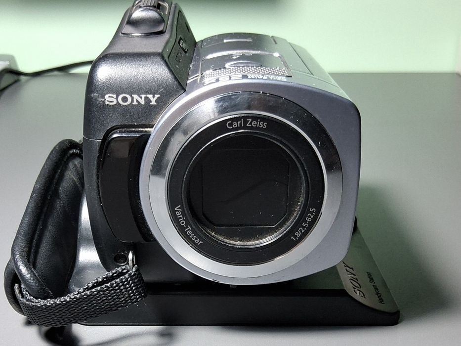 Sony Handycam DCR-SR85