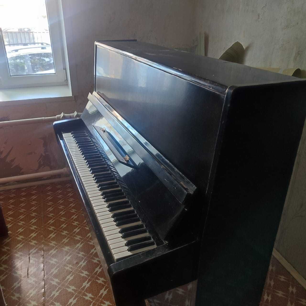 Продам пианино механическое