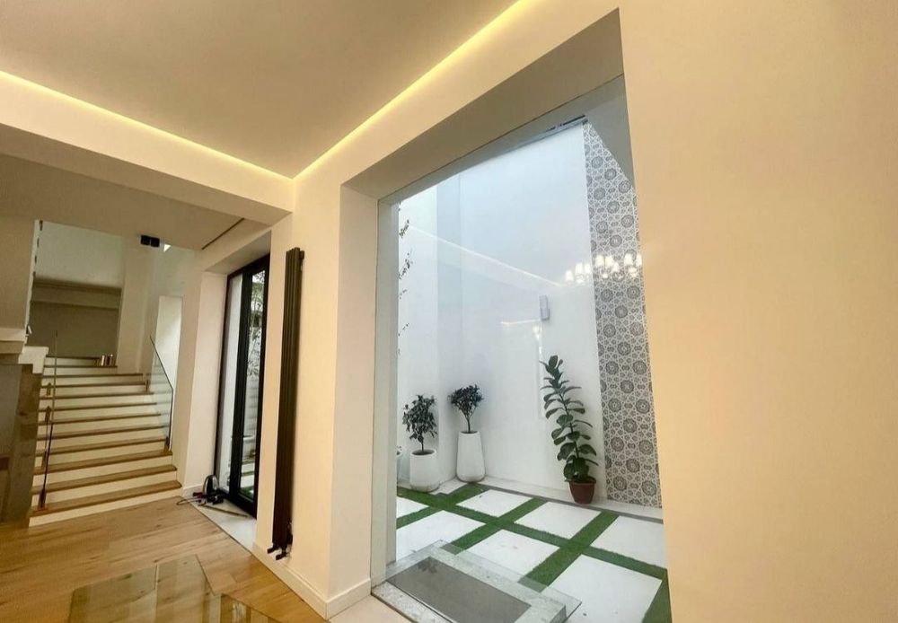 Мирзо Улугбекский район 400м2
Ул. Циолковского 
Дом