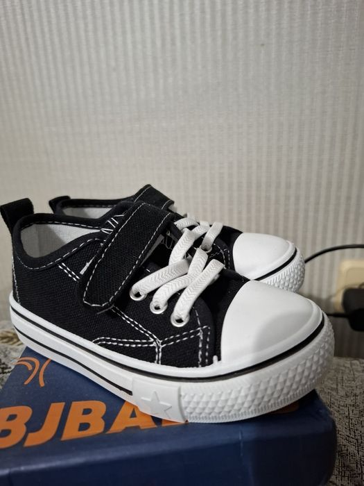 Кеды (новые) 2500 тг