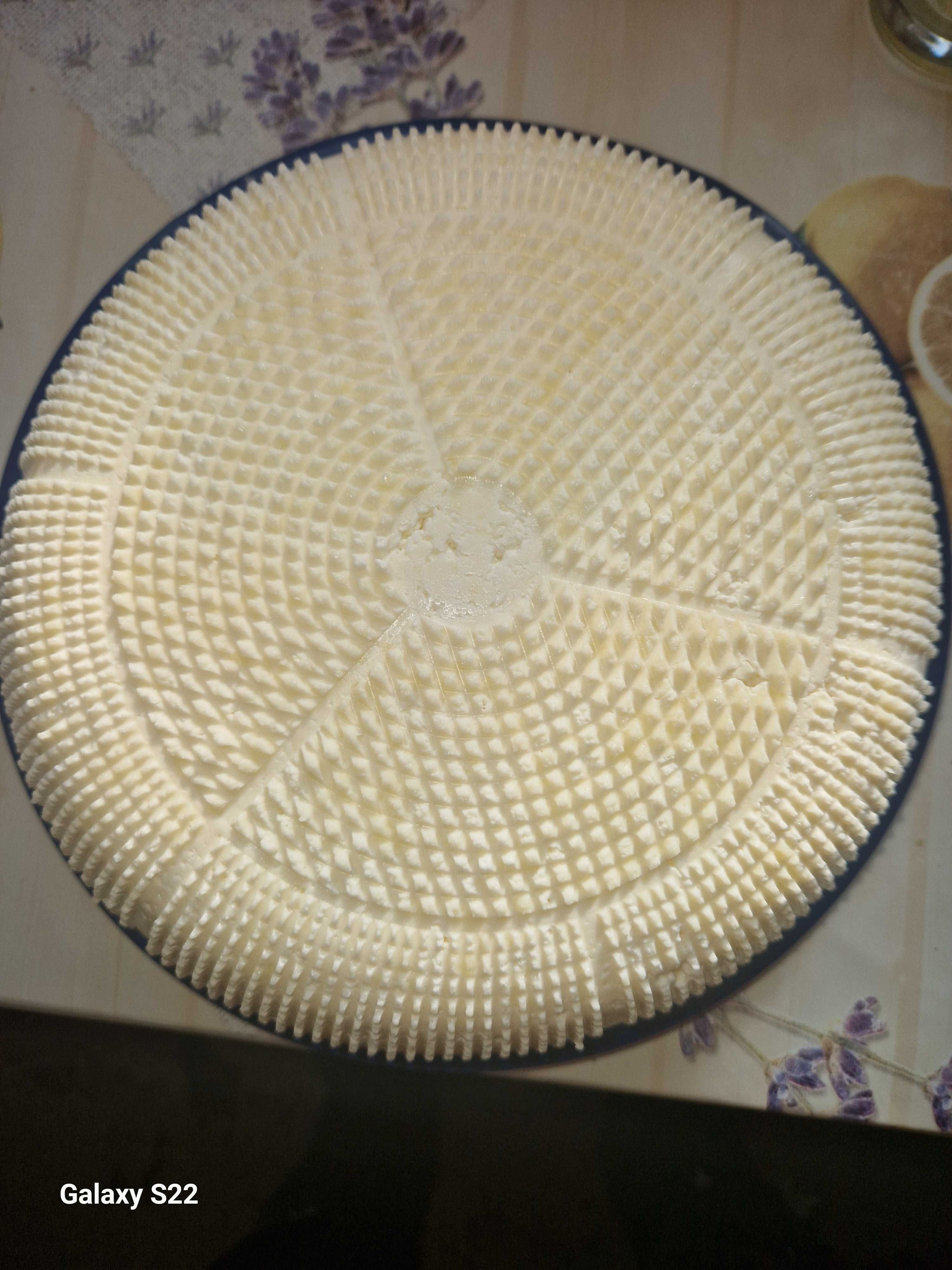 Brânză de vacă afumata/proaspătă/veche.
