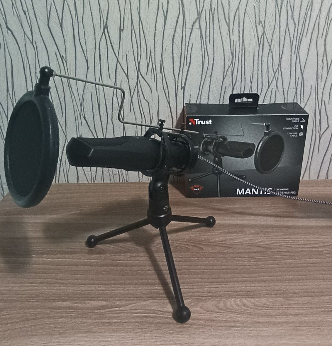 Микрофон Trust GXT 232 Mantis