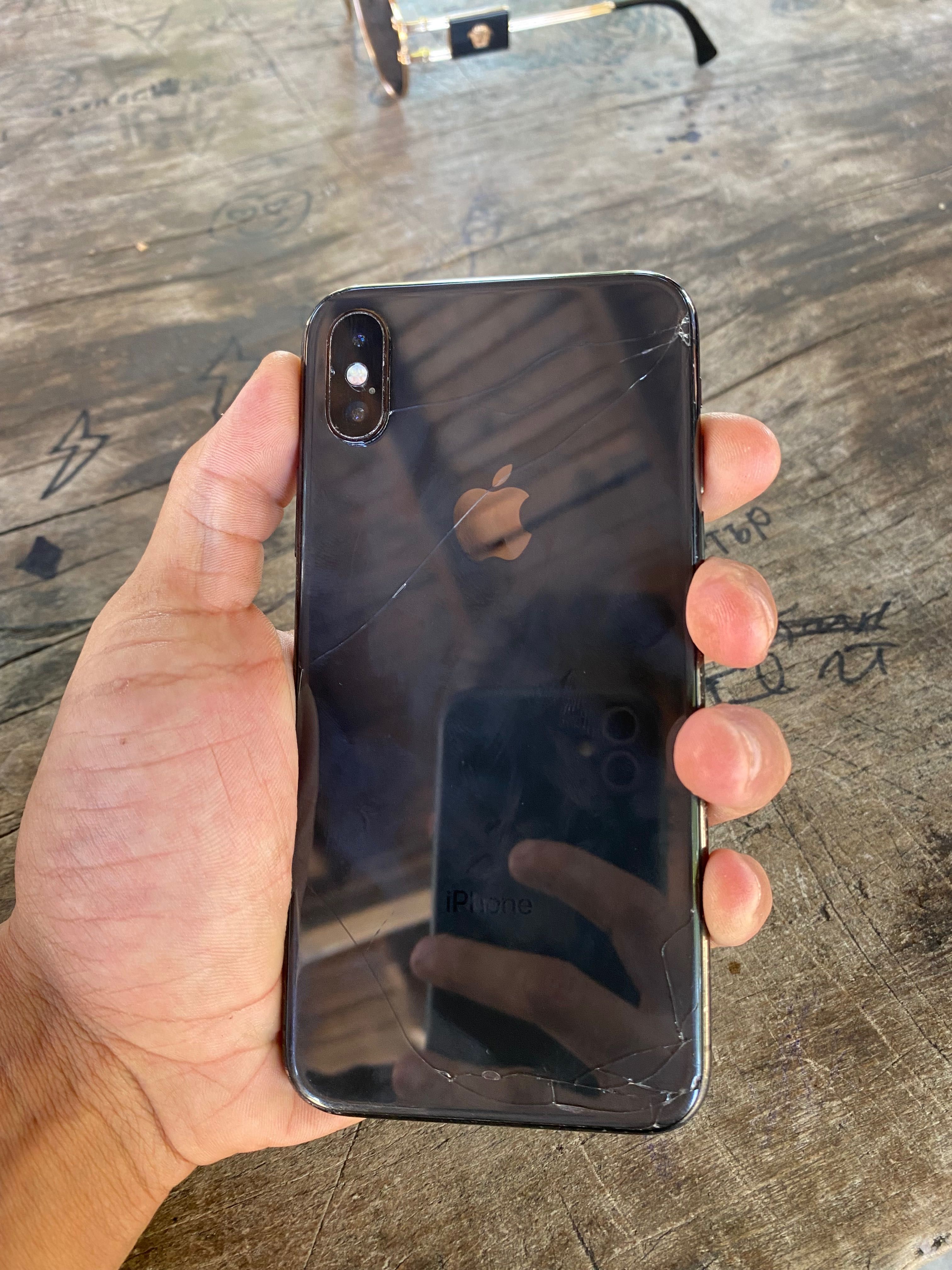 Продава се iphone xs