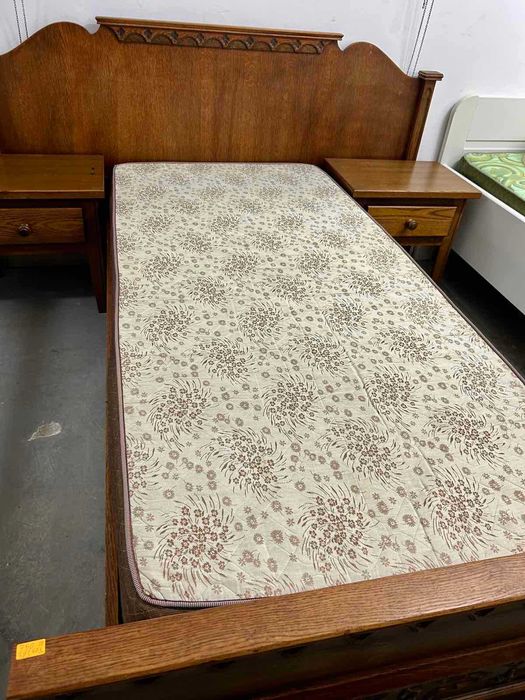 Единично легло + 2бр шкафчета  Холандия