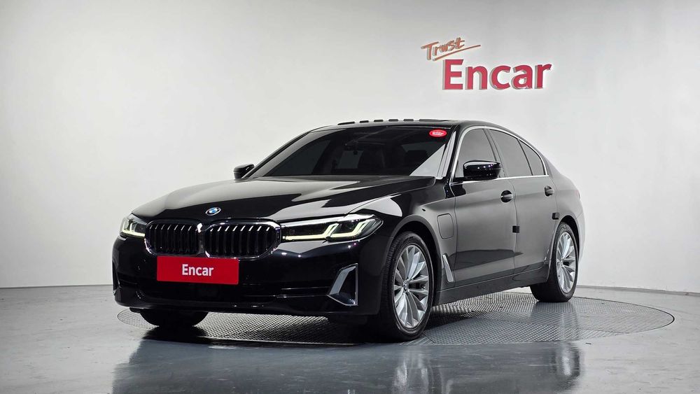 BMW 5-Series 530e Luxury   23