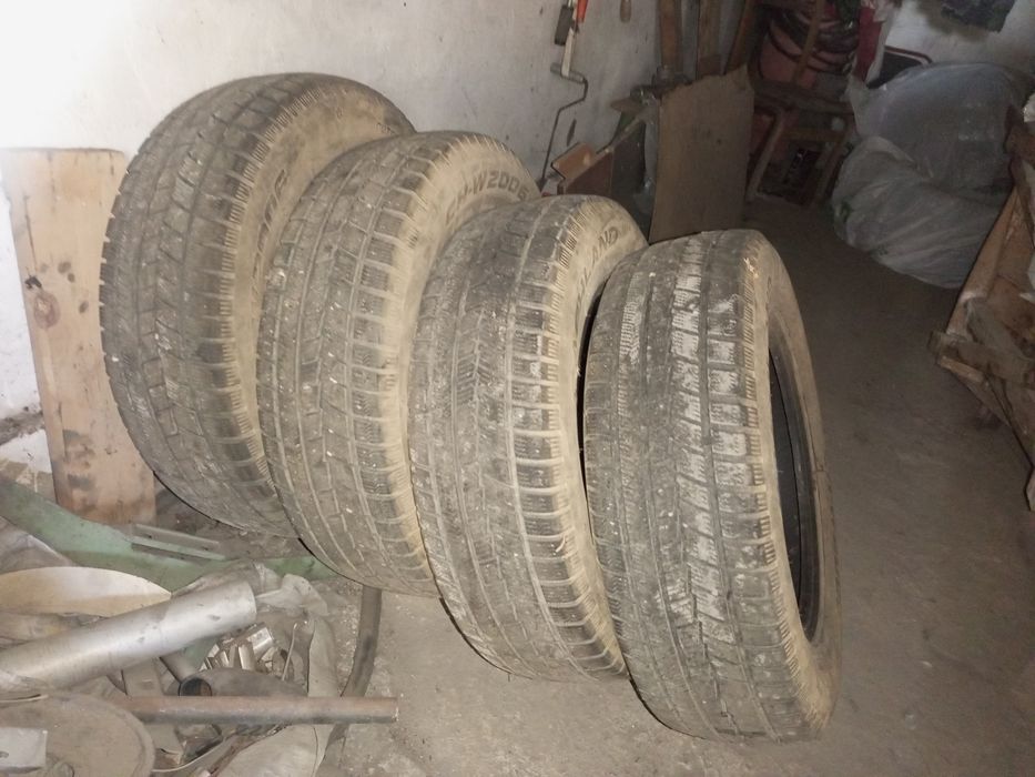 Продается зимняя резина 16