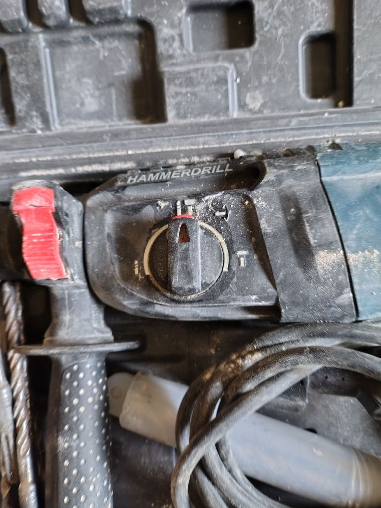 Bormașină cu percuție Hammerdrill