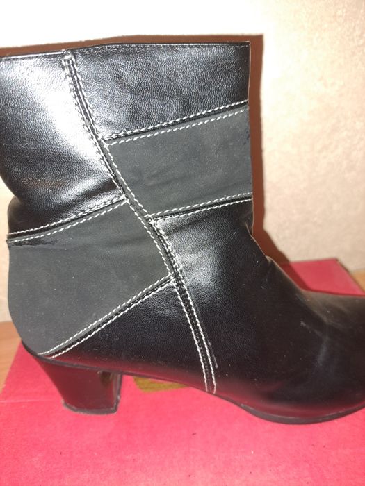 Женская обувь в хорошем состоянии