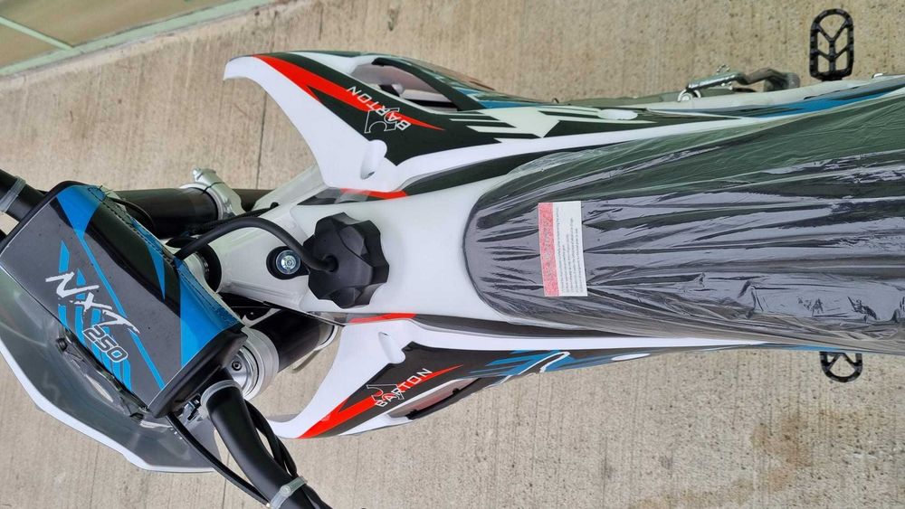 Motocicleta cross enduro offroad Barton NXT250L cc 4T (ROTI 21" - 18")