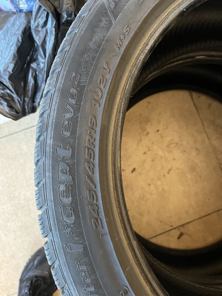 2 бр. Гуми и Джанта BMW 19”  style 235