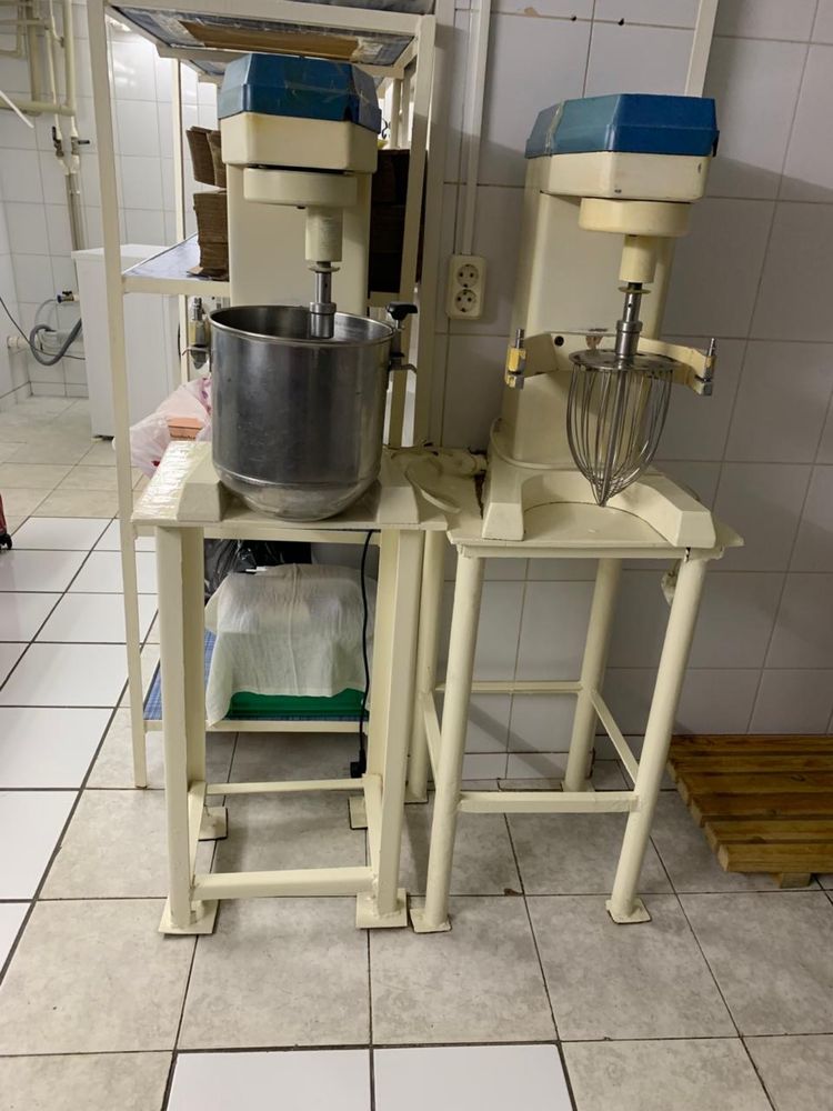 Продается печь бу. Продается миксер  бу. Все в хорошем рабочем состоян