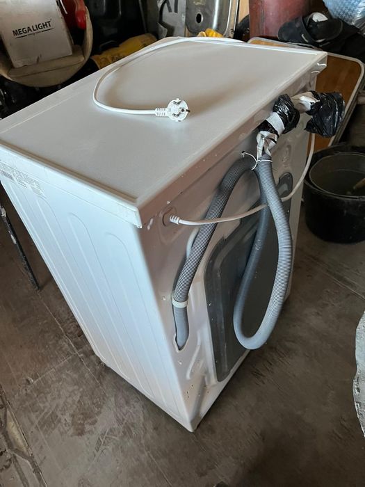 Продам стиральную машинку Lg.