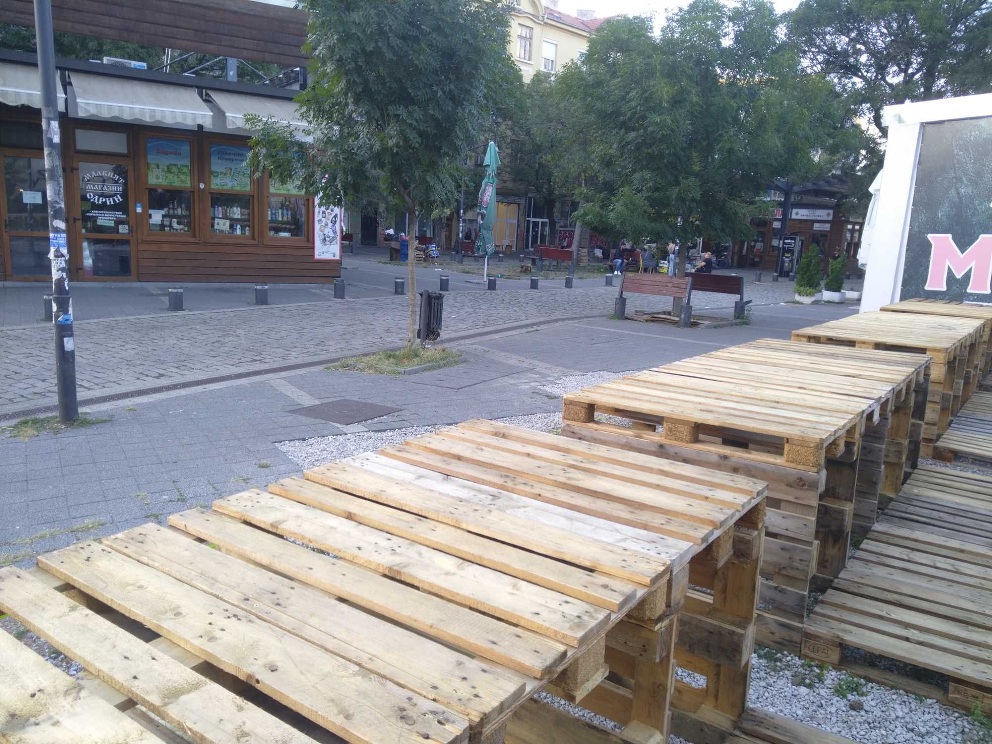 Дава под наем пазарни маси Женски пазар на най-хубавото място