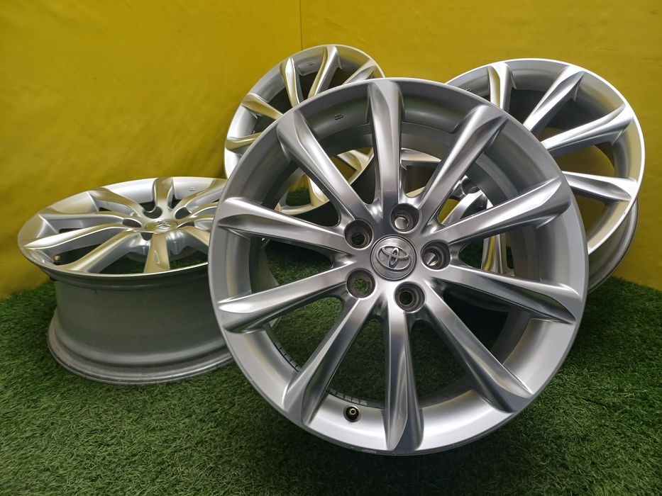 Диски R18 5×114.3 на Toyota и другие.