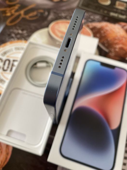 Продавам Ipnone 14 Plus