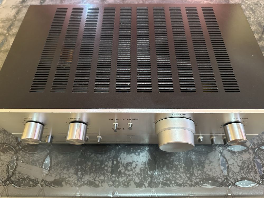 Ретро усилвател Akai AM-2250