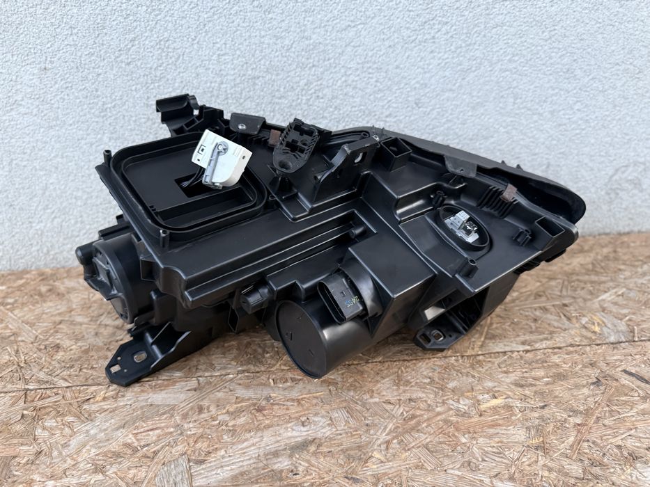 Far dreapta Mercedes GLA W156 Xenon + LED Original Europa