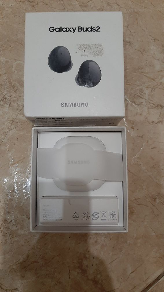 Безжични слушалки Samsung Buds 2