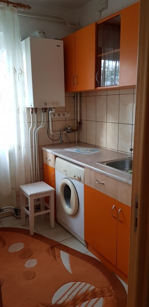 Vând apartament cu două camere