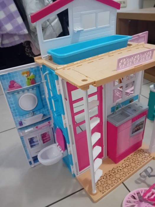 Casa Barbie,masina Barbie,papusi Barbie