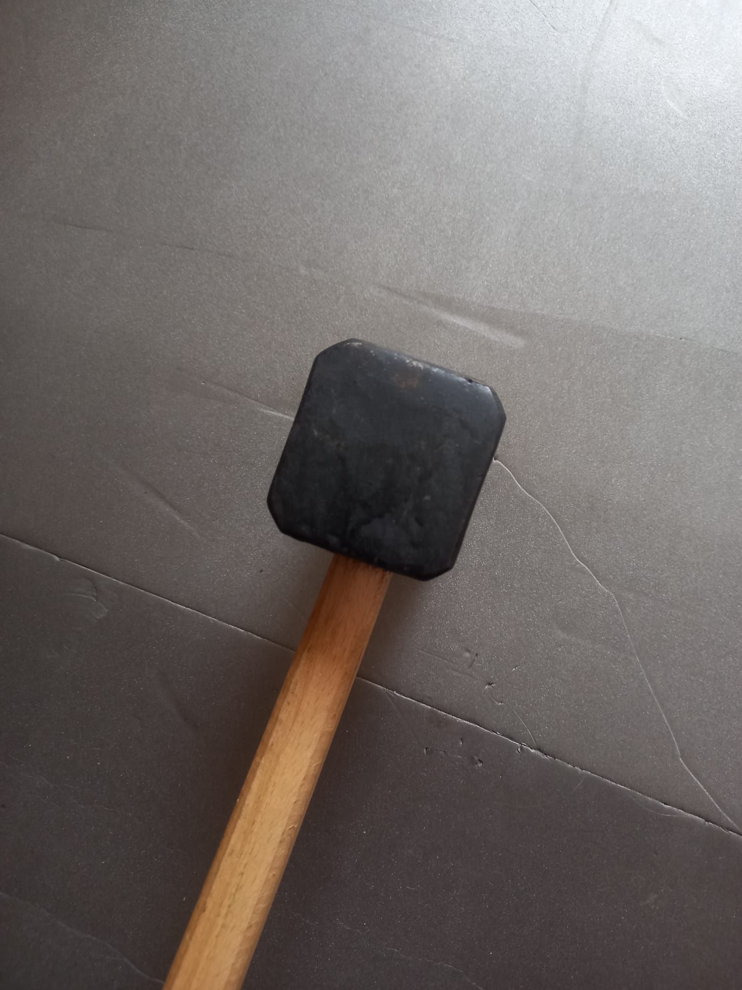 Baros vechi 5kg cu stanta - coada de lemn
Predare personală în Pite