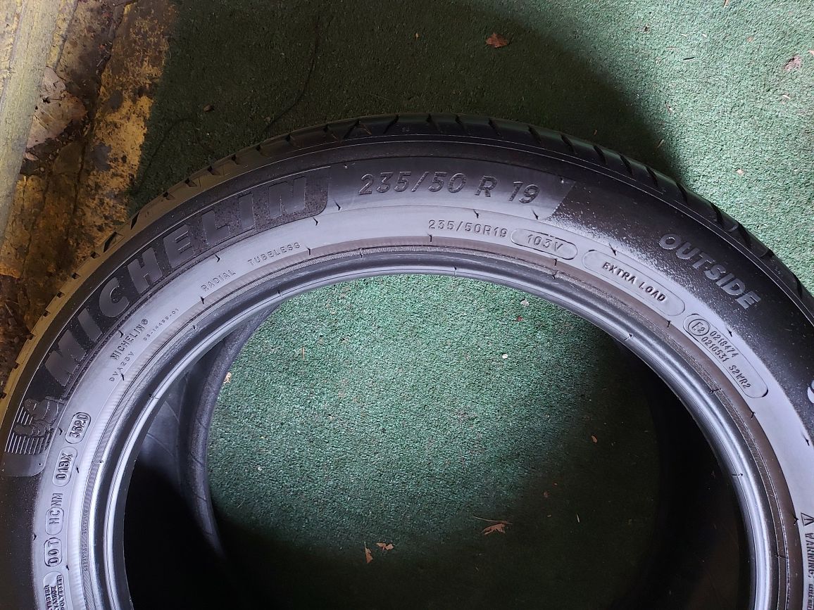 235 50 19 Michelin DOT 2021 vara