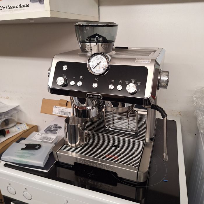 Еспресо Кафе машина Delonghi Prestigio LA Specialista