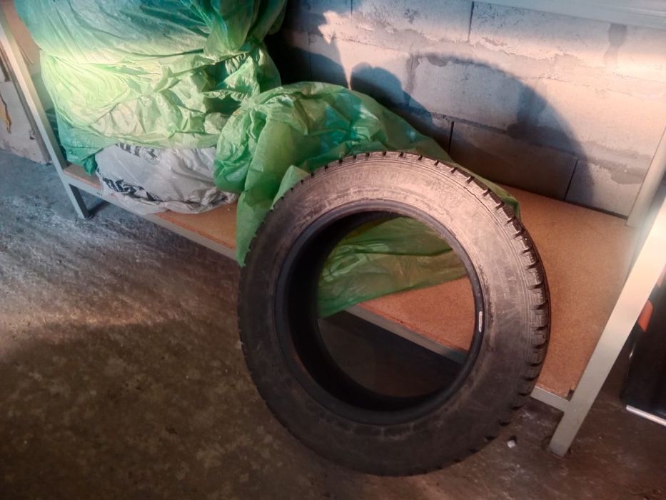Резина зимняя Dumlop  225/60/r17