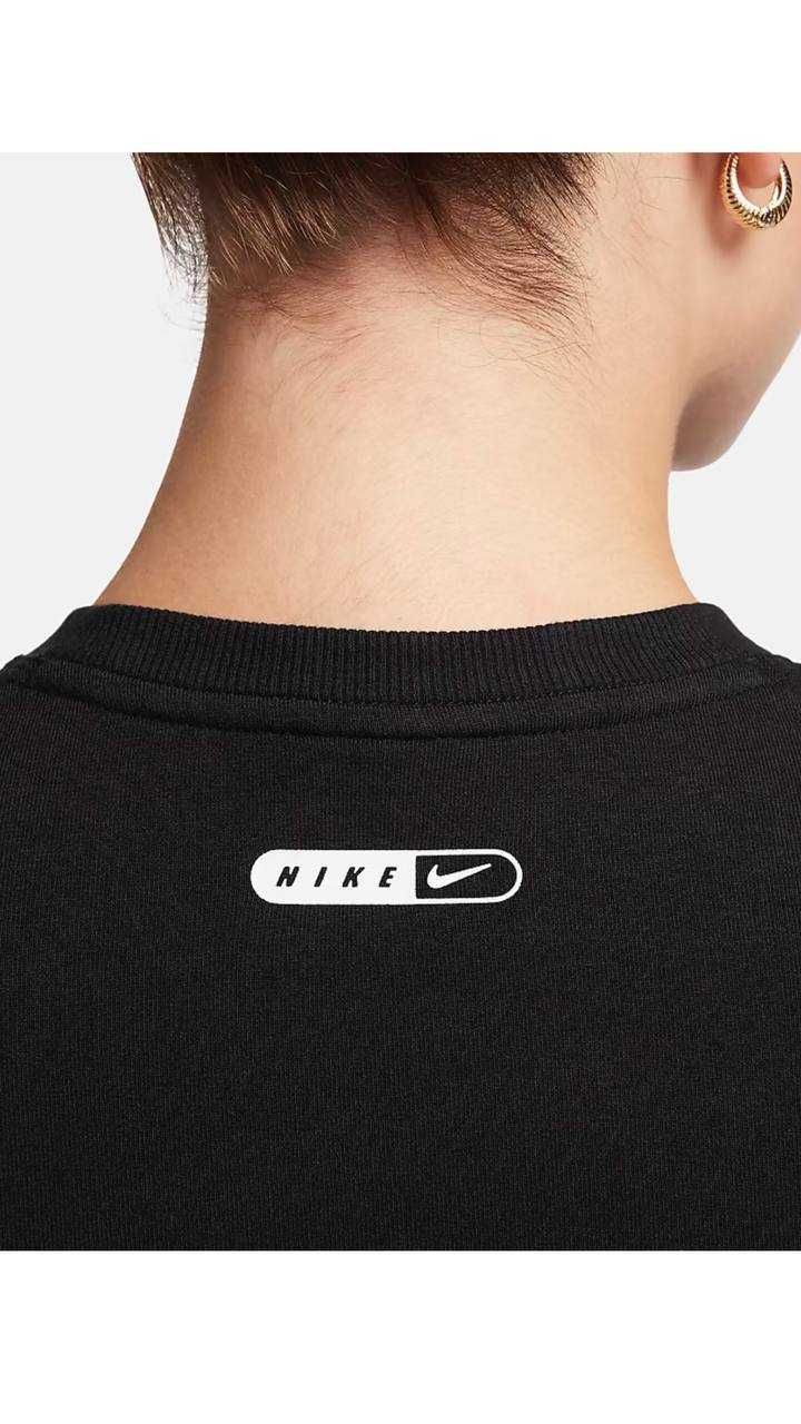 Nike Women's Swoosh graphic cropped T-shirt /  Дамска тениска