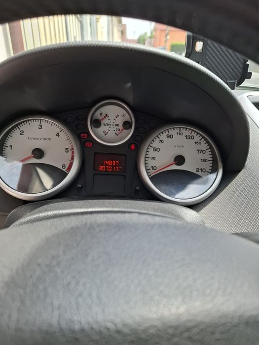 Peugeot 207 an 2008 1.6 hdi