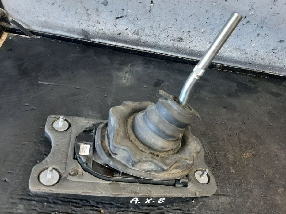 timonerie manuala 2.0 tdi  audi a4 b8 8k 8k0711406  8k0711025r