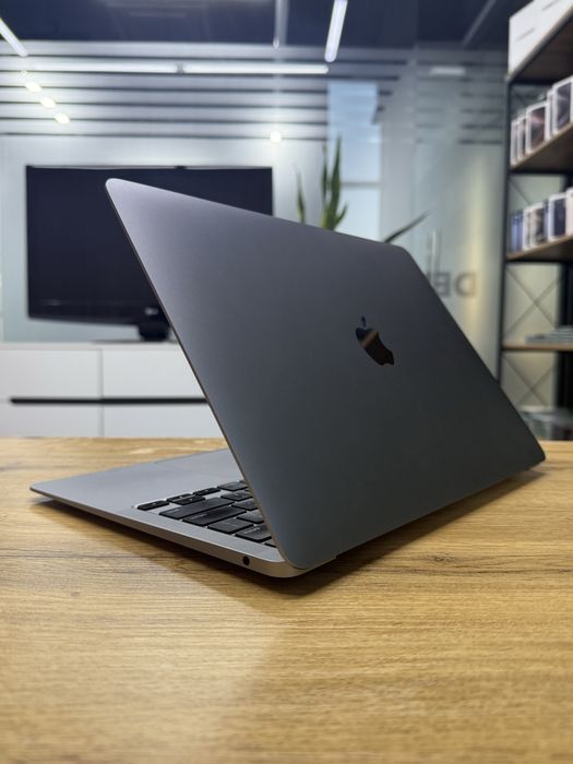 Macbook Air 13, M1 в рассрочку с первым взносым 209 у.е.
