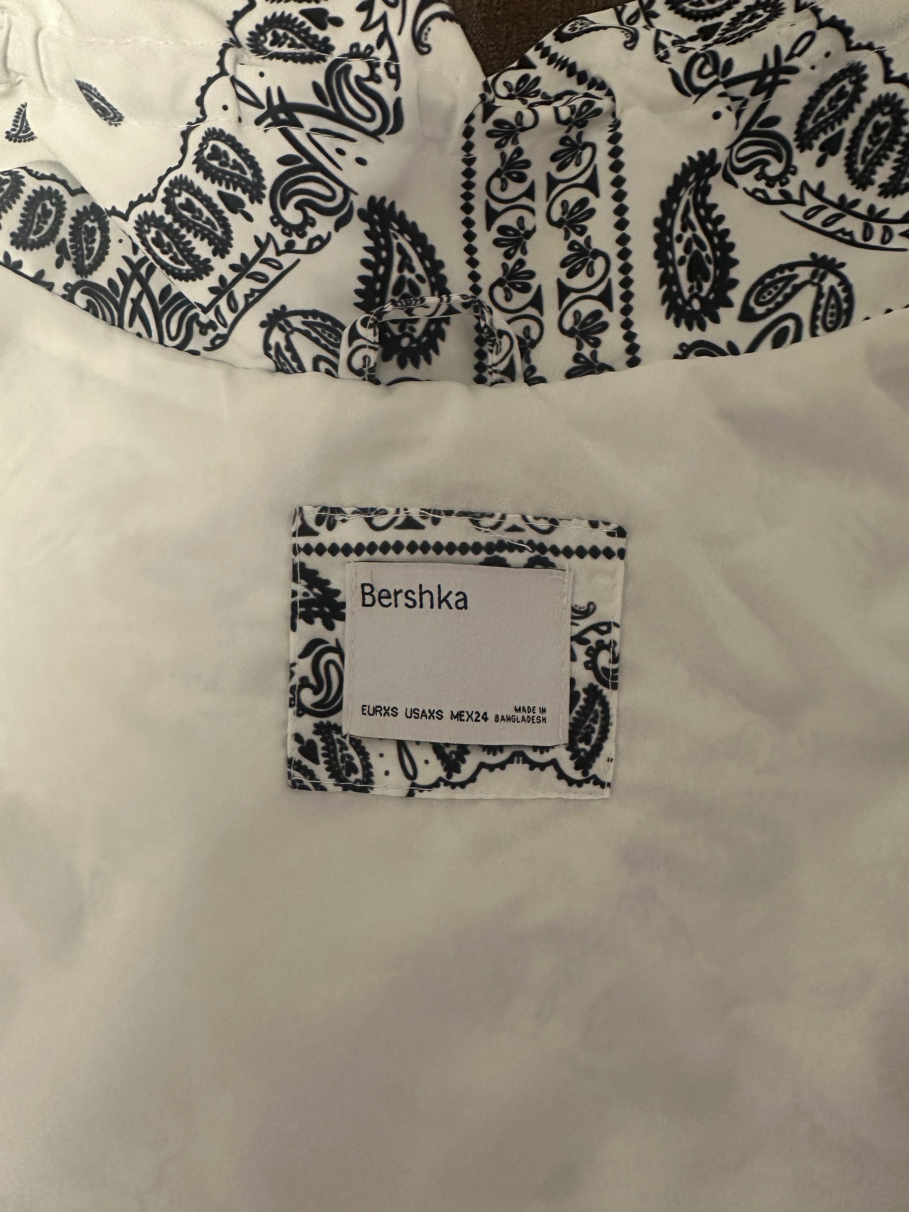 Яке от  Bershka.
