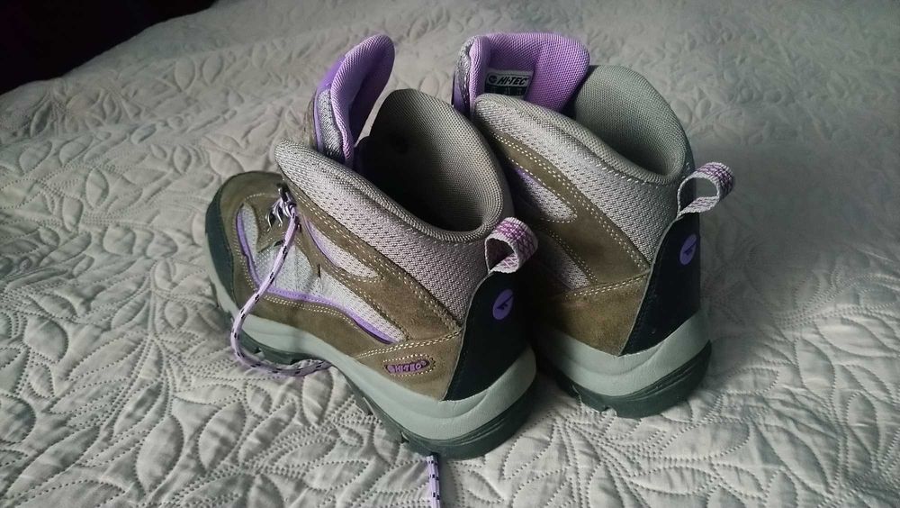 Bocanci trekking / drumetie Hi-Tec Skamania( marimea 38.5 )