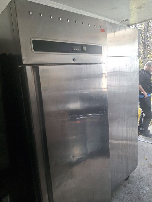 Хладилник професионален средно температурнен