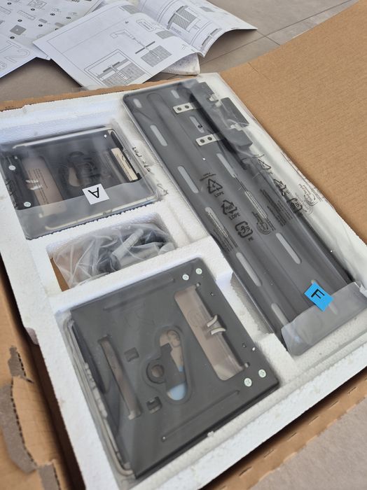 Стойка за телевизор Samsung The Frame 65''