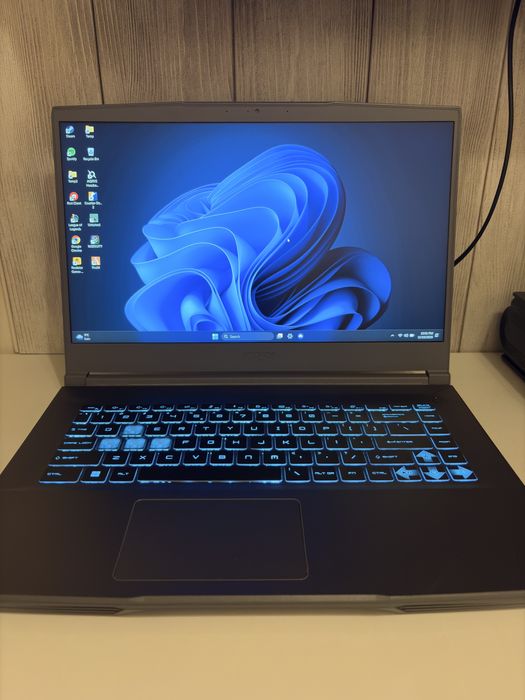 Laptop gaming msi thin15.  PRET FIX‼️‼️