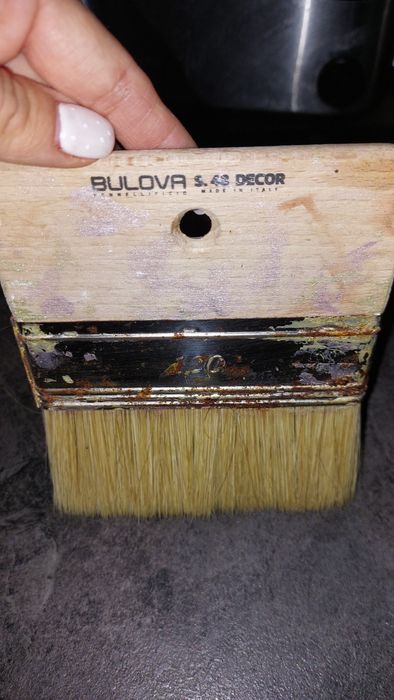 Vând Vopsea decorativă 0,5 litri+pensula