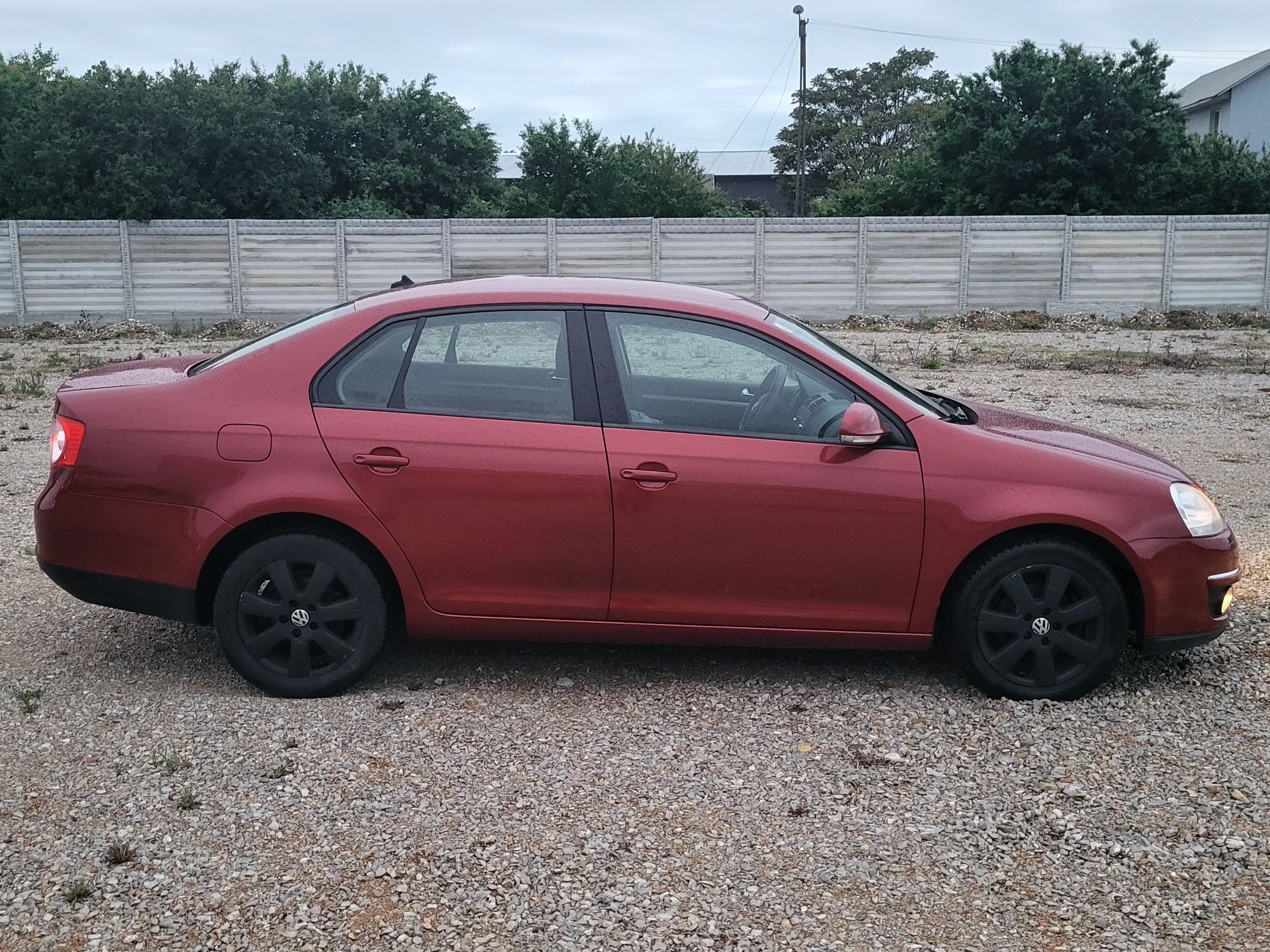 Jetta Anul 2010 Euro5 1.6 tdi 105cp Jante aluminiu Cauciucuri iarna