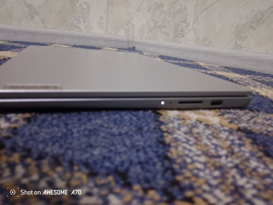 Lenovo IdeaPad1i